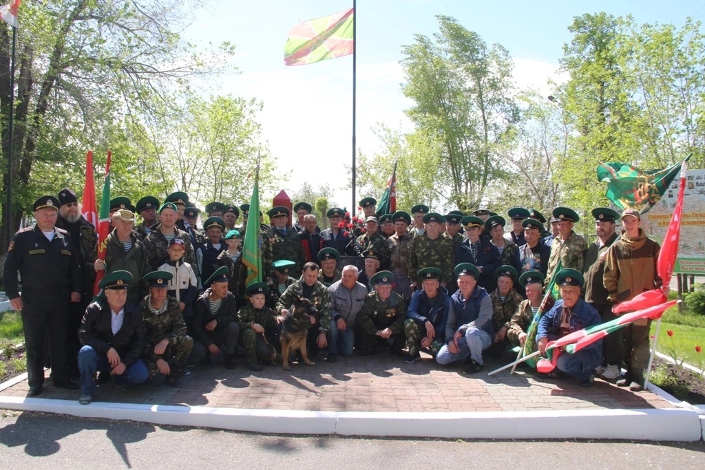 В Далматово отметили День пограничника.