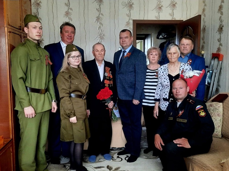 7 мая ветераны Далматовского округа принимали поздравления.