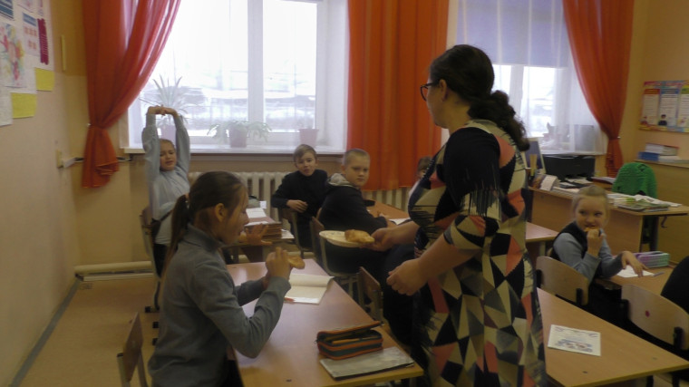 С начала учебного года в 2022 году в школах введён новый учебный предмет «Разговоры о важном».. С начала учебного года в 2022 году в школах введён новый учебный предмет «Разговоры о важном»..